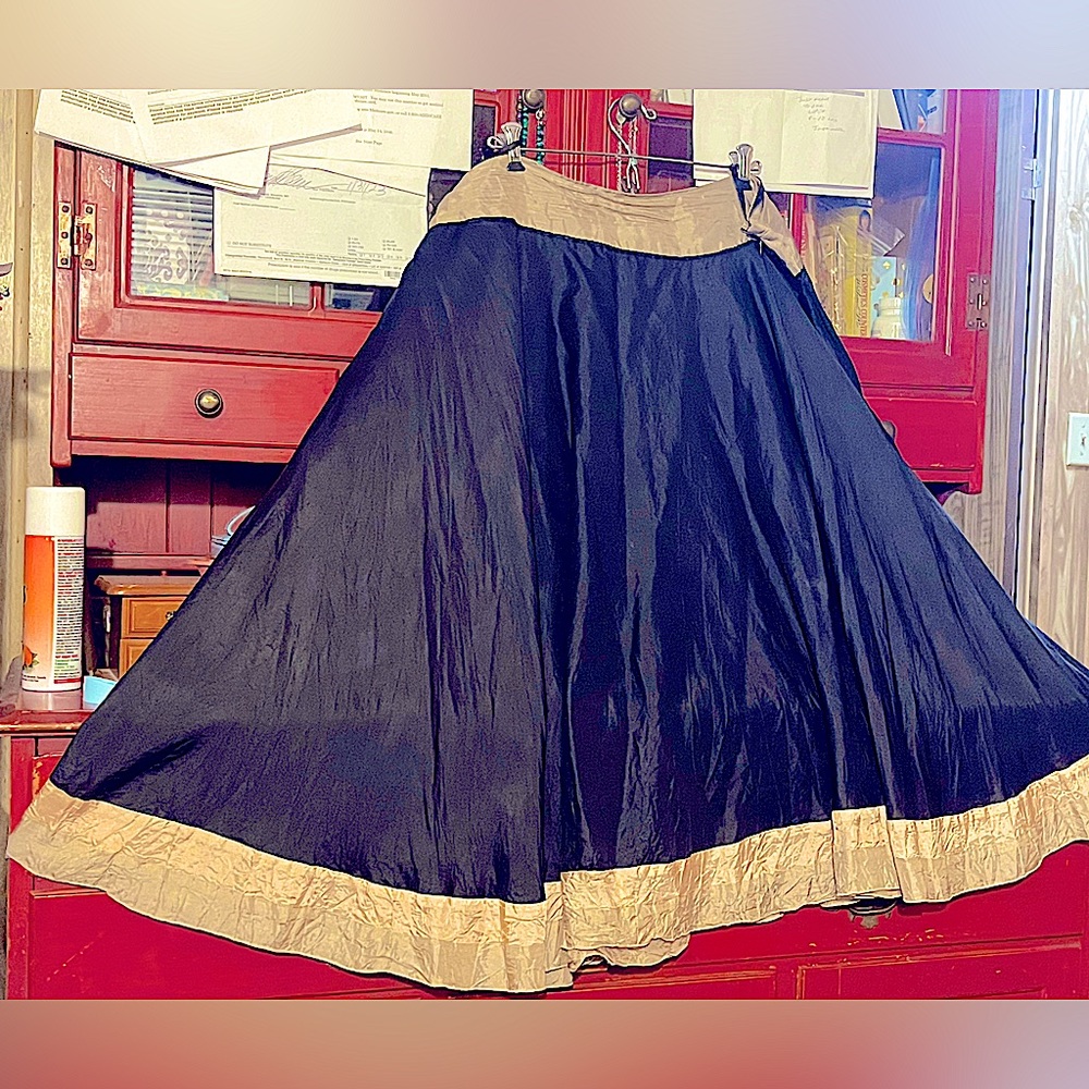 VTG skirt flared Ruffle OOAK Lithuania ethnic zipper acetate fabric plus 18 sz